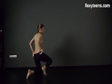 Flexyteens - Zina Shows Flexible Nude Body