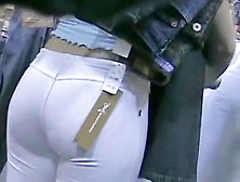 Street Candid Video Of A Big And Juicy Ass In White Jeans