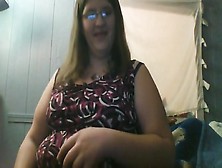Fat Allyssa Plays With Her Pussy