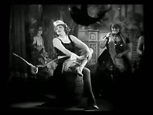 Marlene Dietrich In Der Blaue Engel (1930)