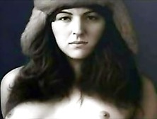 Photorealistic Painted Nudes Of Bernardo Torrens
