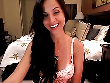 Webcam Session - Beautiful Brunette With Amazing Smile