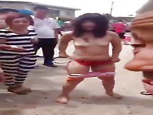 Chinese Girl Nude Performance Outdoors