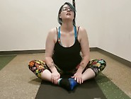 Seattle Ganja Goddess Has A Naughty Public Workout At The Gym For Her Ass