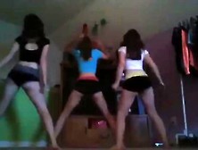 Three Girls Twerking