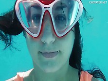 Flexible Brunette Babe Micha Shows Off Her Gymnastics Skills Underwater