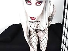 Platina Blonde Goth Met Grote Tieten En Een Hete Kont Speelt