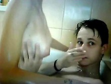 Amateur Couple Having Oral Sex In The Bathtub