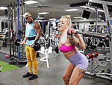 Sporty Blonde Milf Elana Bunnz Wants To Be Fucked After Working Out