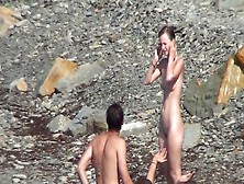 Sensual Babe Reveals Her Naked Body On The Beach