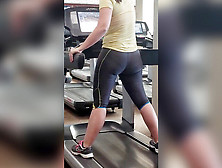 Candid Phat Ass White Girl Bootie In Gym Looking Curvaceous!