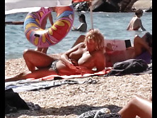 Hidden Plage (196) - Topless Amatuer Milf Giant Tits On Beach