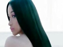 Cardi B -Cash