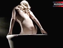 Laura Sabbia Naked Tits And Ass – The Slaughter