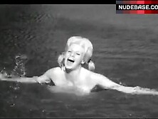 Lorna Maitland Swims Nude – Mudhoney