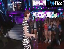 Daisy Ridley Butt Scene In Teen Choice Awards 2016