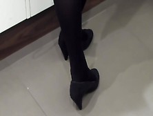 Candid Sexy Hostess Shoeplay In Nylons