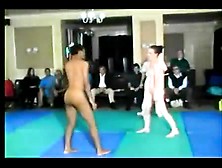 Naked Girls Fighting