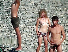Nudist Girls Expose Bodies At The Beach
