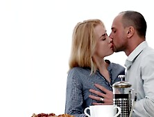 Teen Trades Breakfast For Mind-Blowing Orgasmic Sex With Lover