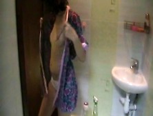 Pretty Naked Milf Pooping And Peeing