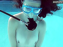 Hot Underwater Babe Emi The Mermaid