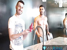 Gay Room - Muscle-Bound Arad Winwin Topping Robbie Caruso