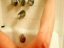 Horny Amateur Girl Fingering Herself In The Bathtub