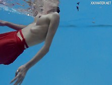 Hd Porn With Marvelous Chick From Underwater Show