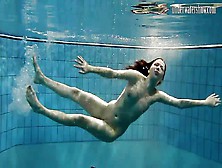 Horny Hot Babe Swims In The Sea Like A Mermaid