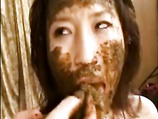 Kinky Japanese Hungry Lady Eating Shit From The Plate